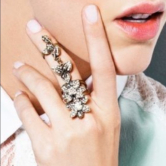 Jewelmint Floral Fantasy Ring 15$